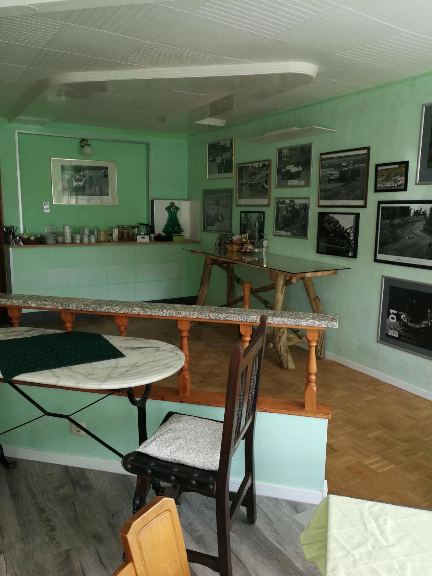 Gaestehaus Fuchsroehre Welcherath Buitenkant foto